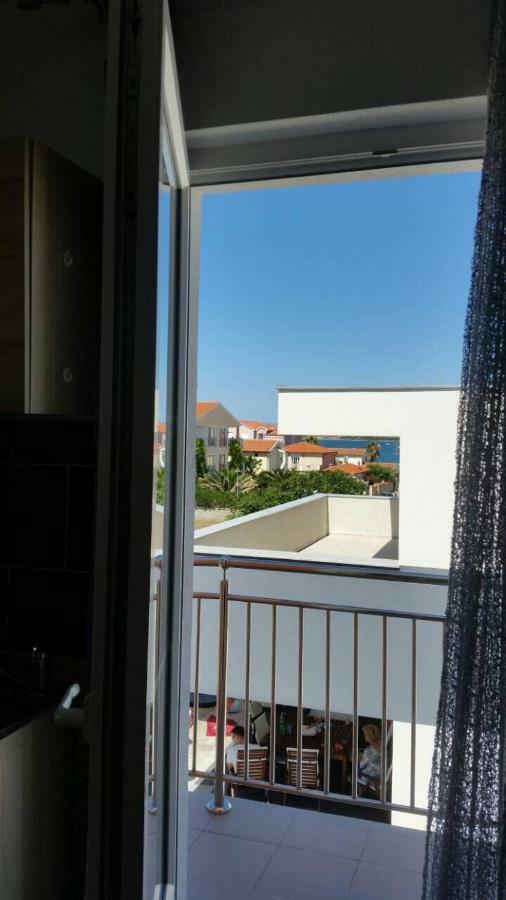 Santoni Apartment Vir Exterior photo